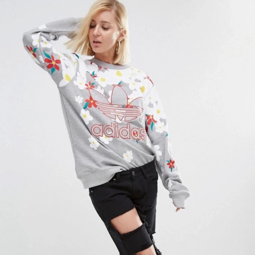 Adidas Originals x Pharrell Williams Kauwela Daisy Crewneck Sweatshirt - Picture 3 of 16